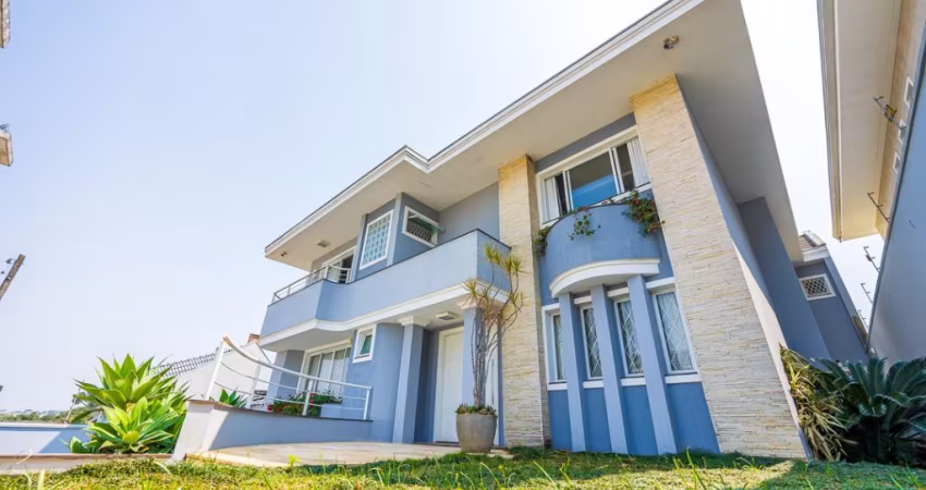 Casa com grande terreno no Jardim das Américas