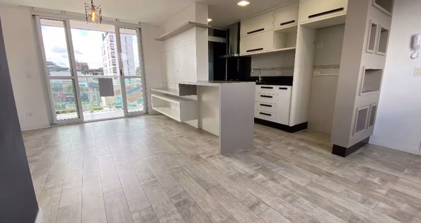 Lindo Apartamento com Sacada e Churrasqueira