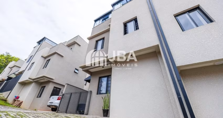 TRIPLEX EM CONDOMÍNIO SEMINOVO