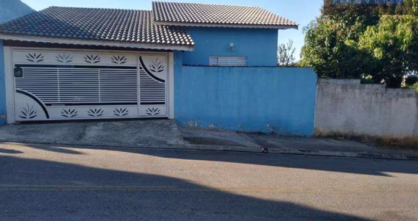 Casa para Venda em Atibaia, Jardim Cerejeiras, 3 dormitórios, 1 suíte, 2 banheiros, 2 vagas