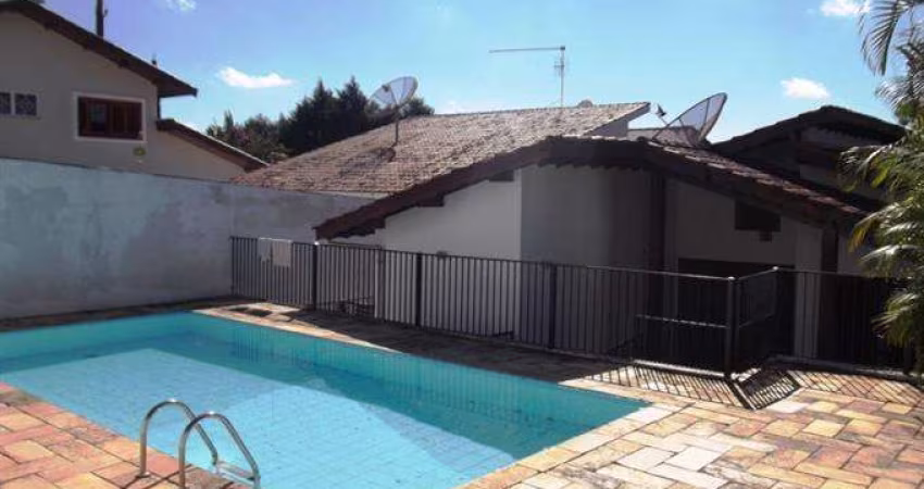 Casa para Venda em Atibaia, Vila Santista, 4 dormitórios, 1 suíte, 2 banheiros, 5 vagas