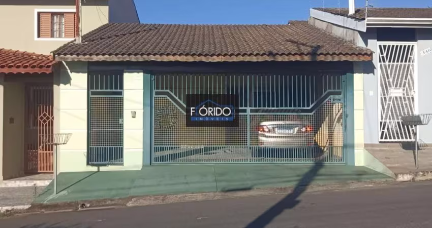 Casa para Venda em Atibaia, Loanda, 3 dormitórios, 1 suíte, 2 banheiros, 2 vagas