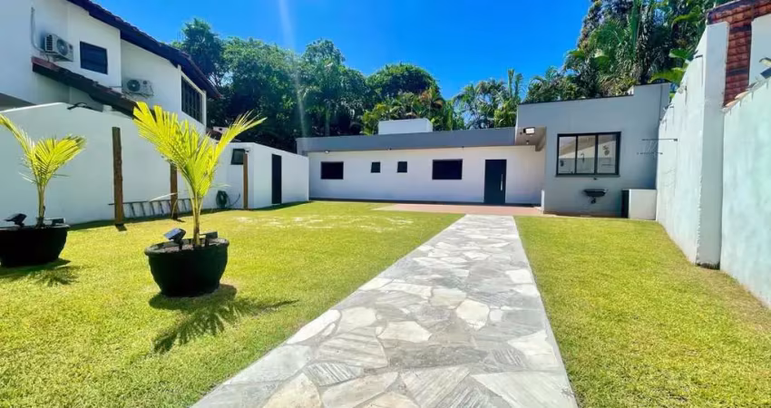 Casa em Condomínio para Temporada em Bertioga, Condomínio Costa do Sol, 2 dormitórios, 1 suíte, 3 banheiros, 2 vagas