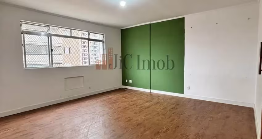 Apartamento amplo e reformado no embaré – 3 dormitórios + dependência