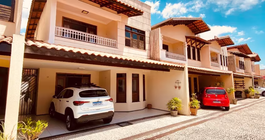 Duplex grande em condomínio exclusivo com apenas 6 casas.  cid. dos funcionários.