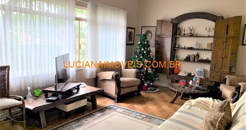 SOBRADO DE 320 M² NO SUMARE COM 4 DORMITORIOS