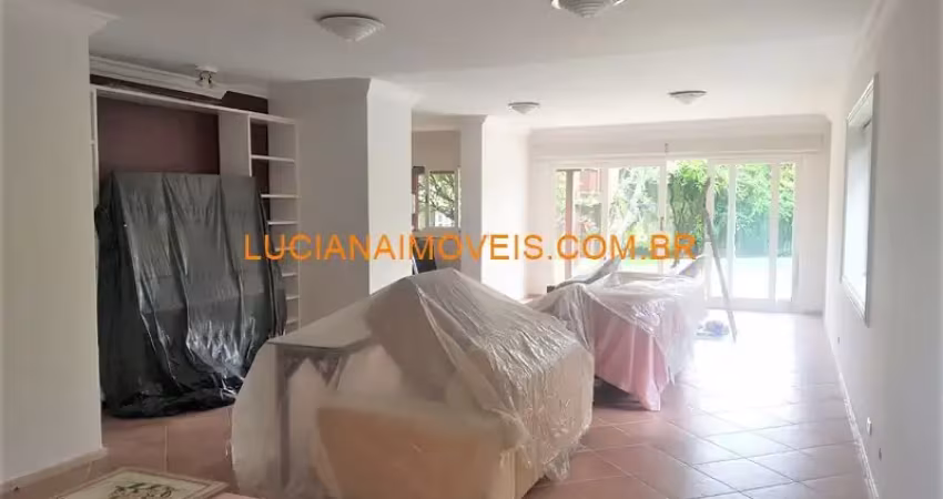 Ótima casa assobradada com 3 pisos - 4 suites e 6 vagas