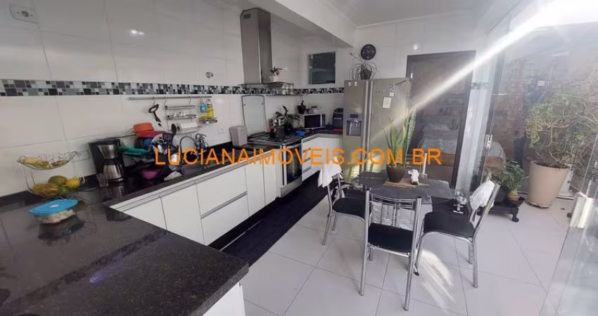 SOBRADO DE 260 M² NA VILA ROMANA COM 2 SUITES