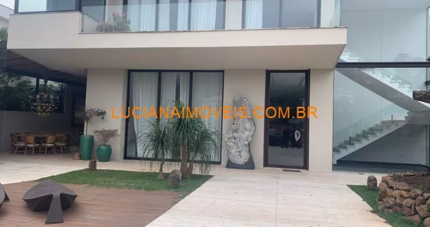 SOBRADO DE 1.600 M² EM TAMBORE