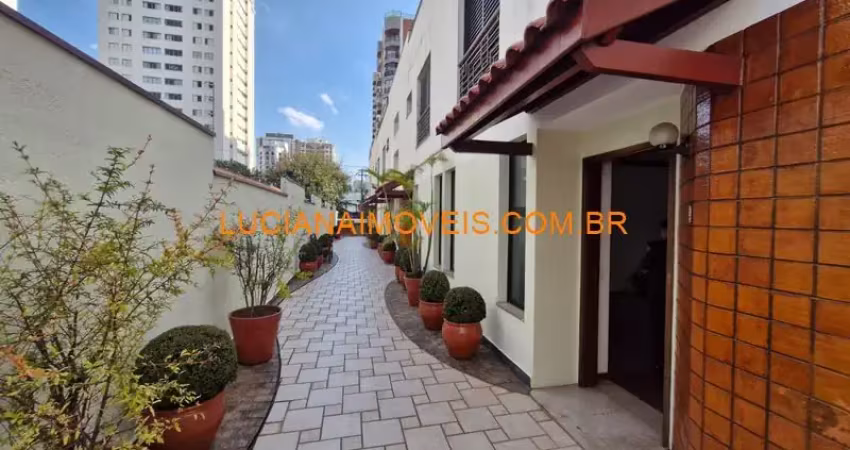 Sobrado de 192 m² em condominio fecgado com 2 dormitorios, 4 vagas