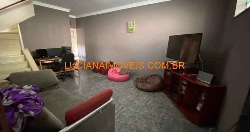 Sobrado para venda possui 300 metros quadrados com 5 quartos em Vila Ipojuca - São Paulo - SP