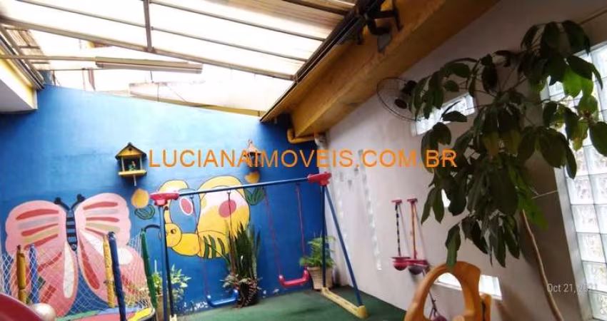 Casa para aluguel e venda possui 300 metros quadrados com 5 quartos