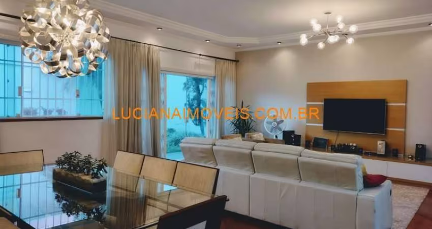 Sobrado para venda possui 279 metros quadrados com 4 quartos em City América - São Paulo - SP