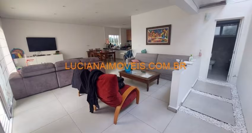 EXCELENTE CASA NO ALTO DA LAPA COM 4 SUITES