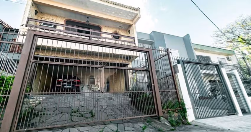 Casa com 3 quartos à venda na Rua Doutor Eduardo Chartier, 275, Passo da Areia, Porto Alegre
