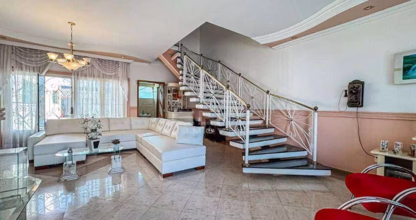 Casa Assobradada que Une Espaço, Conforto e Sofisticação
