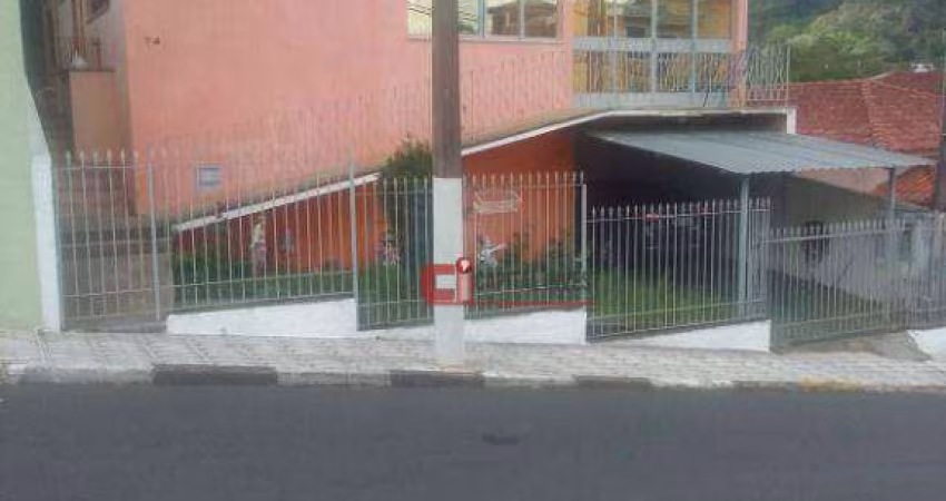 Casa com 3 dormitórios à venda, 144 m² por R$ 750.000 - Palmeiras - Serra Negra/SP