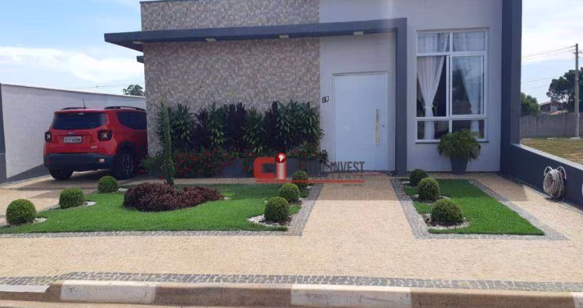 Excelente casa à venda, 3 dormitórios, em condomínio fechado por R$ 600.000