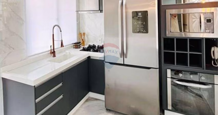 Casa à venda com 70m² em condomínio fechado no bairro Jardim Layr em Mogi das Cruzes.