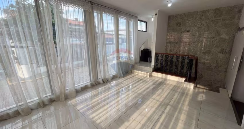 Casa em área comercial à venda na Vila Vitória em Mogi das Cruzes