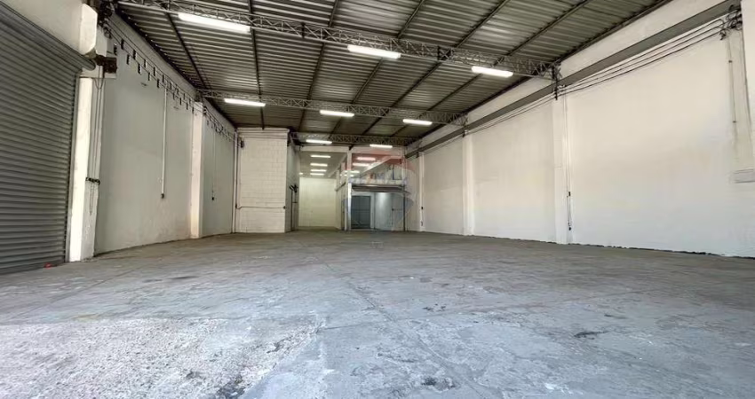 Galpão reformado à venda na Avenida Anchieta na região de Brás Cubas com 400,00 m², em Mogi das Cruzes - Alto Tietê/ Zona Leste