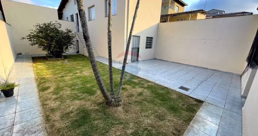 Caso térrea para venda com 500m² de terreno, 2 dormitórios com amplo salão e pomar no Botujuru em Mogi das Cruzes-SP