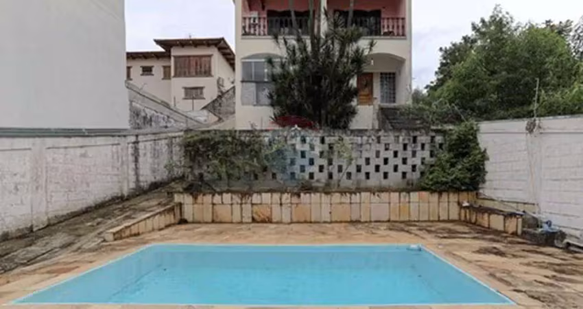 Sobrado à venda na vila oliveira em mogi das cruzes sendo 600m² de terreno com piscina