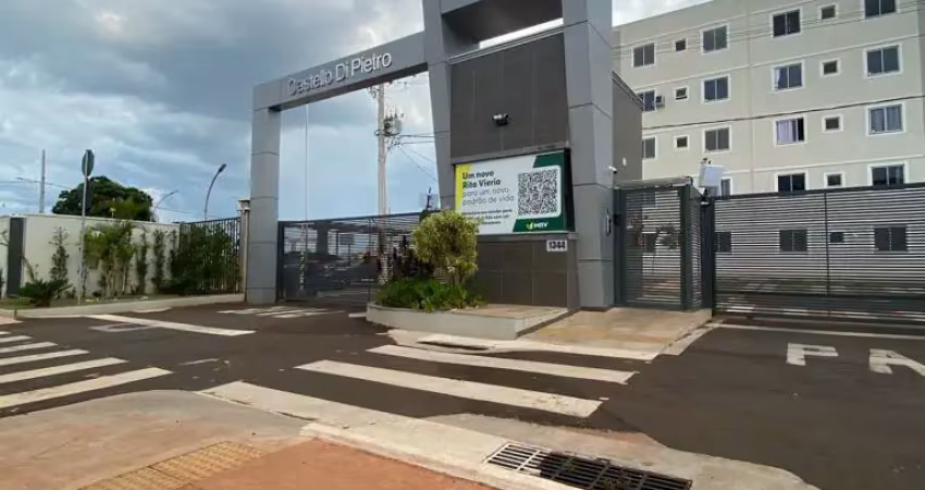 100% mobiliado -  more no rita vieira em um condomínio clube -