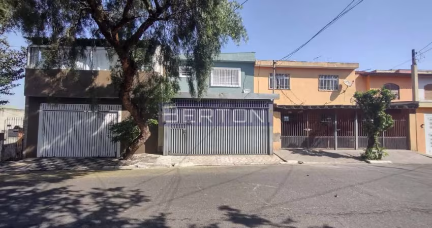 Vende-se Sobrado com 03 Dormitórios, 02 Suites, 02 Vagas em Vila Santa Luzia Taboão São Bernardo do Campo