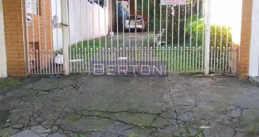 Vende-se Casa com 02 Dormitórios, 01 Suíte, 08 Vagas no Bairro Suisso  Taboão  São Bernardo do Campo