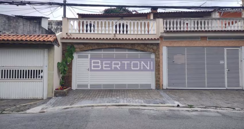 Vende-se Sobrado de 184, 77 m2 com 3 Dormitórios, 1 Suite, Sacada, Portão Automático Localizado em Taboão  São Bernardo do Campo