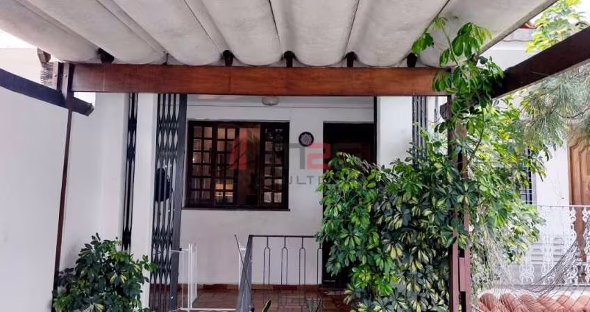 Sobrado com 2 Quartos e 2 banheiros à Venda, 142 m²