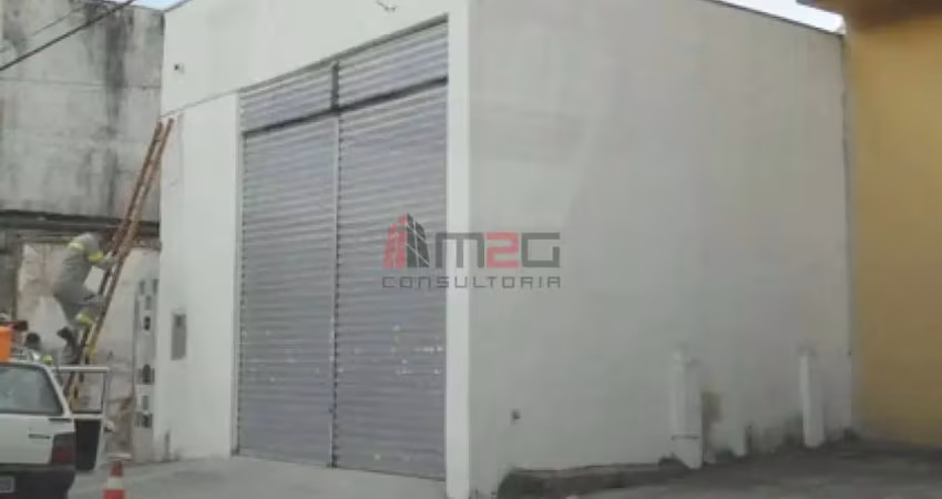 Galpão com escritório para locação na vila anastácio.