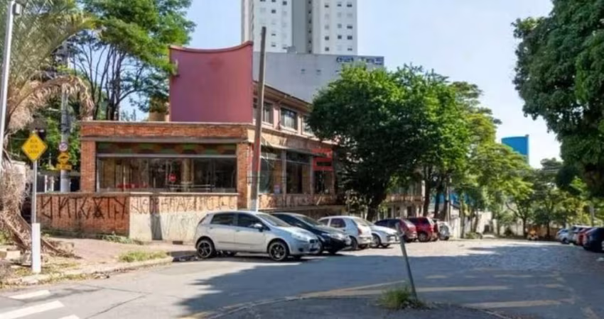 Amplo imóvel de esquina para aluguel comercial na V. Leopoldina.