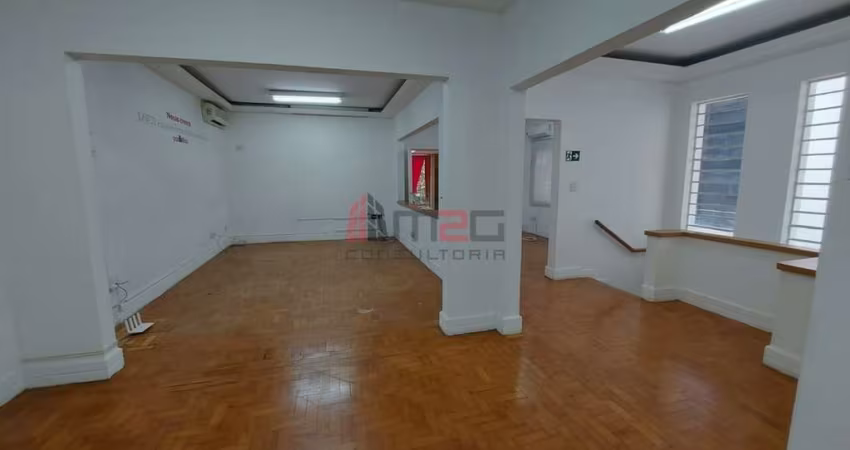 Sobrado Comercial com 7 Salas e 4 Vagas para Locação em Pinheiros