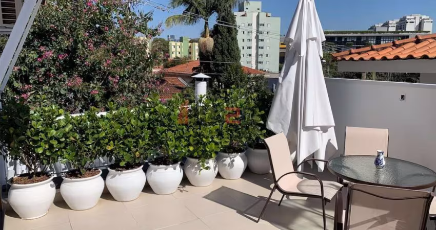 Sobrado mobiliado de 300m²AC com 3 Sts, 2 Vgs e Coz. Gourmet para Locação Res./Com. na V. Madalena