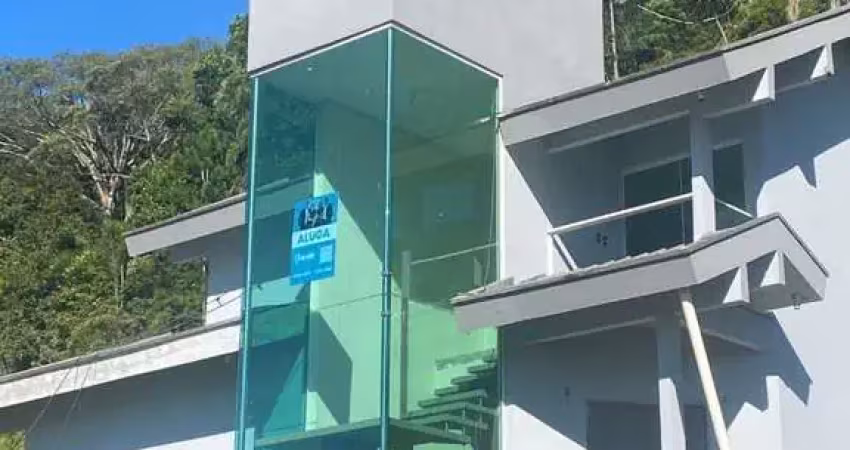 Sobrado comercial no bairro Espinheiros - Itajaí/SC