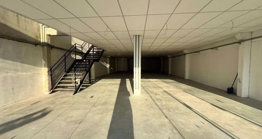 Sala nova com mezanino no Centro de Ilhota!