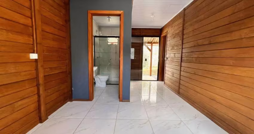CASA DE 1 DORMITÓRIO NO BAIRRO ESPINHEIROS