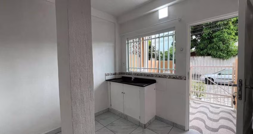 Kitnet Para Locação no Bairro Cordeiros