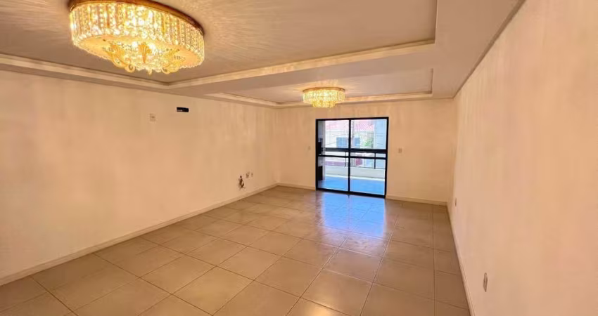 Apartamento com 3 dormitórios para alugar, 137 m² por R$ 4.378,32/mês - Gravatá - Navegantes/SC