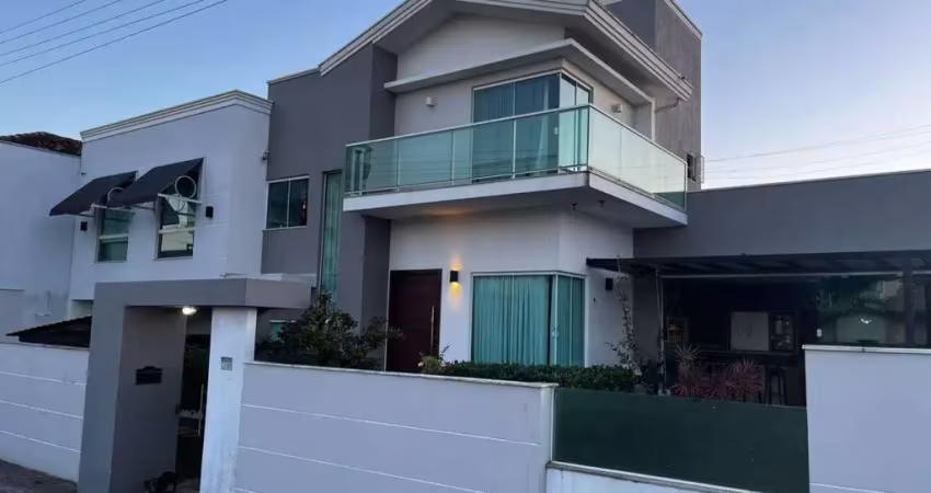 Casa com 3 dormitórios para alugar - centro - navegantes