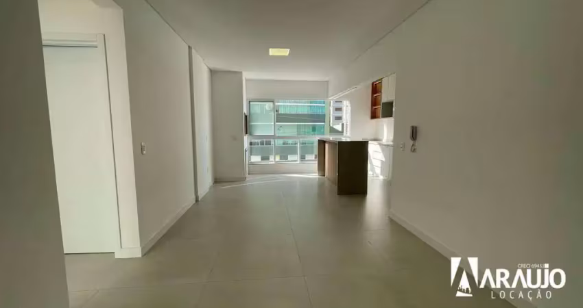 Apartamento com 02 suítes para alugar em navegantes
