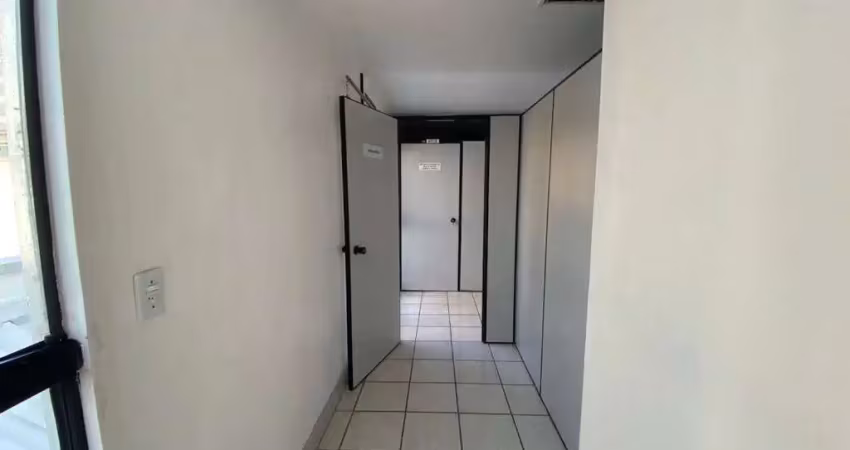 Sala comercial com 1 sala para alugar na Rua Doutor José Bonifácio Malburg, 143, Centro, Itajaí