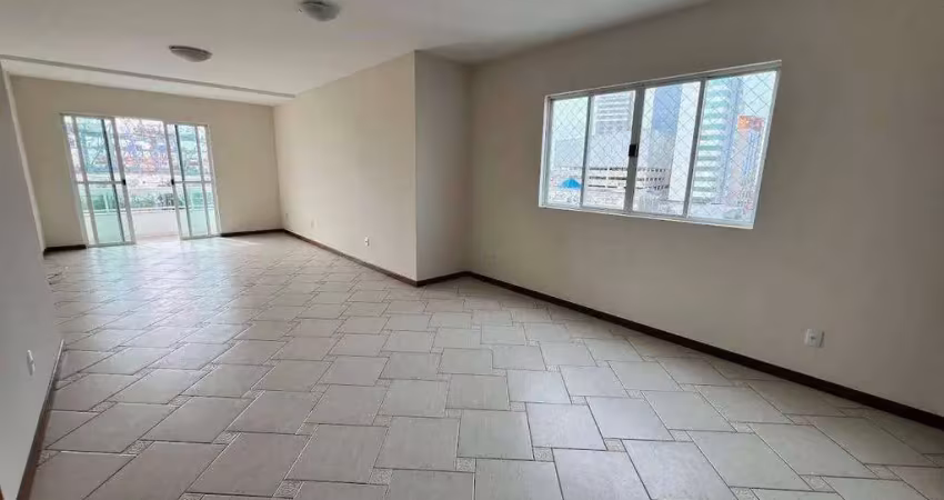 Apartamento com 3 dormitórios para alugar no centro de itajaí