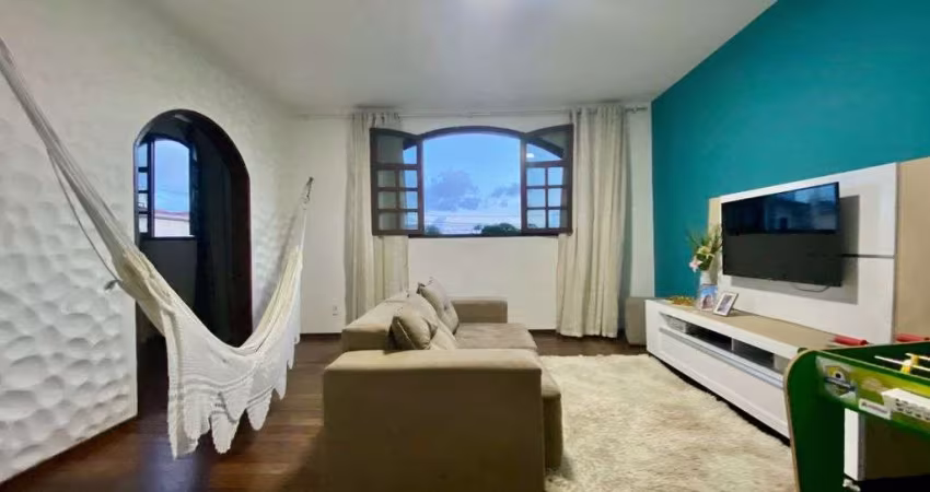 Casa a venda em Lagoa Nova, Natal/RN. Sala, 4 quartos, 4 vagas, cozinha, closet.