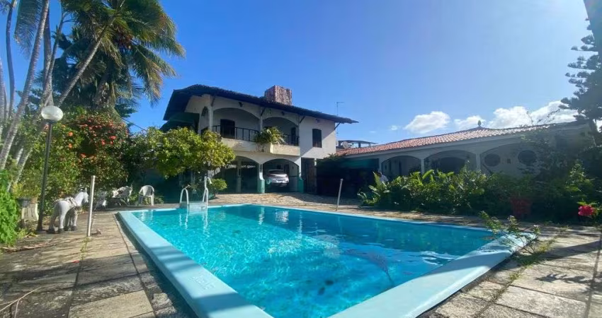 Casa com piscina em Natal/RN poucos metros da Praia do Forte - 4 suítes, 6 vagas