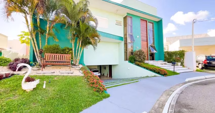 Casa Duplex à Venda no Condomínio Parque Morumbi - Sala, 4 suítes, 4 vg - 320m2