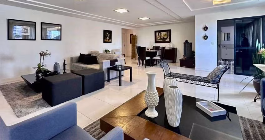 ibeda - Apartamento no Tirol Reformado com 4 Suítes à Venda – 224m²  3 vagas