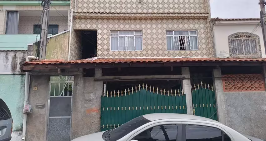 Casa com 4 quartos à venda na Rua Felipe Mascarenhas, 28, Amendoeira, São Gonçalo